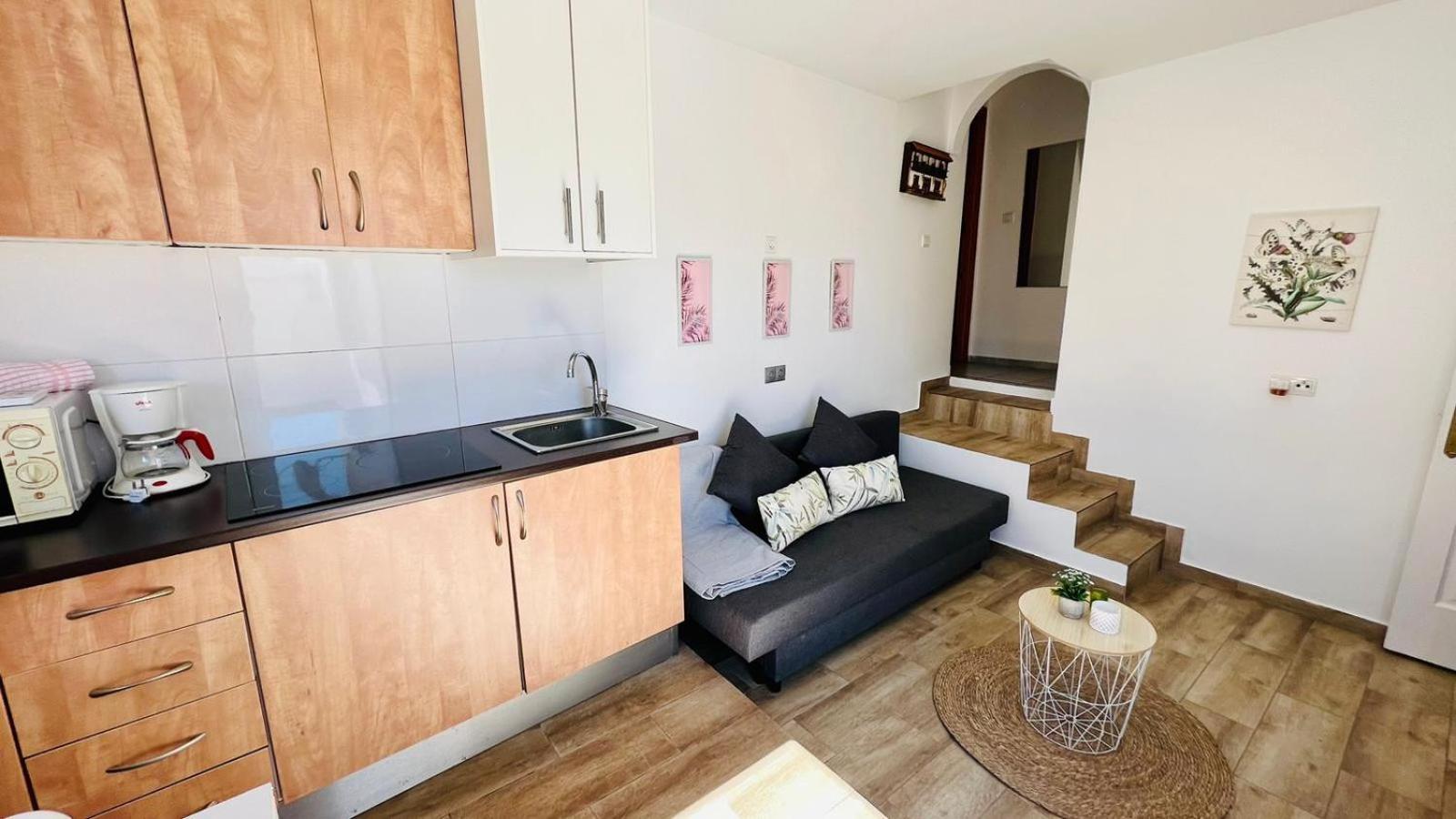 Jimena Malaga En El Centro De Apartament Nerja